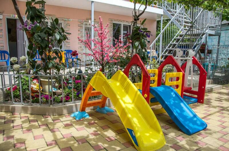 Изображение Изображение отеля / гостиницы "Гостевой дом «Эжени»" #10 #8