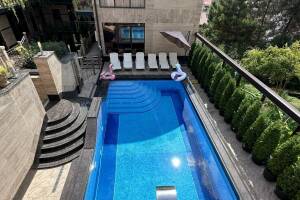 Изображение квартиры "Дизайнерская евродвушка с бассейном в клубном доме"