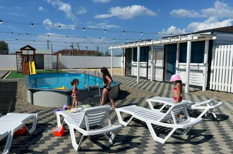 Изображение Изображение гостиницы &quot;Домики с бассейном «На море и точка»&quot; #1 #1