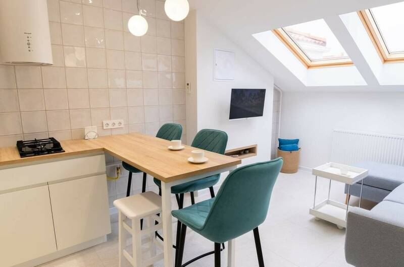 Изображение Изображение квартиры / апартамента "Дизайнерская мансарда в 150 метрах от моря" #10 #8