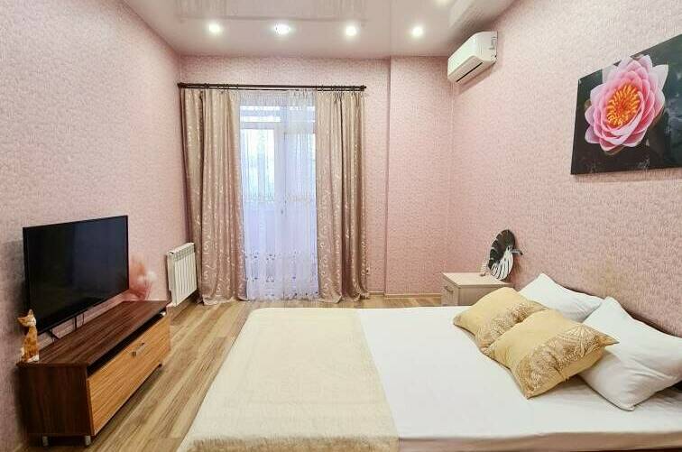 Изображение Изображение квартиры &quot;Квартира у парка Фрунзе и горпляжа&quot; #1 #1