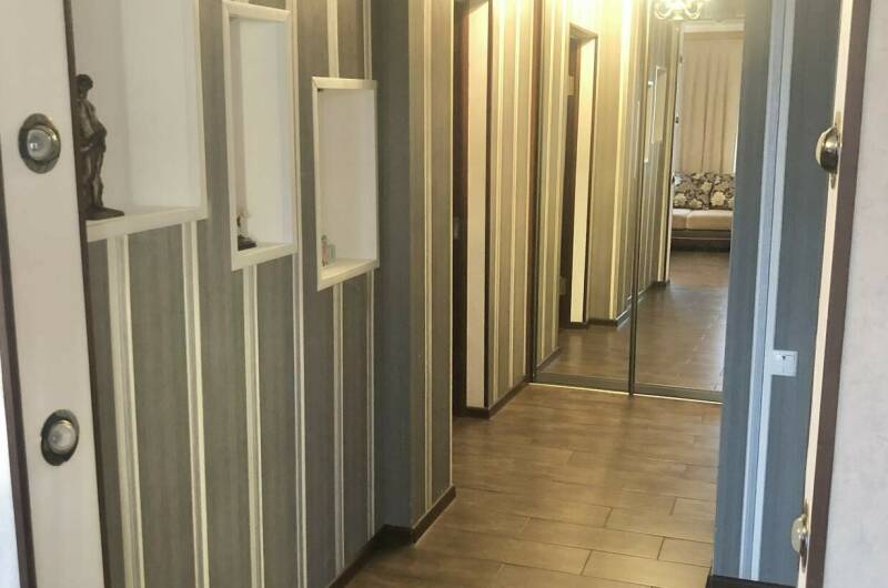 Изображение Изображение квартиры / апартамента "3-х комнатная квартира в центре Сухума" #10 #8