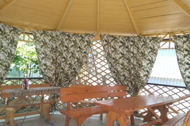 Изображение Изображение отеля / гостиницы "Гостевой дом «Деревянные домики»" #11 #9