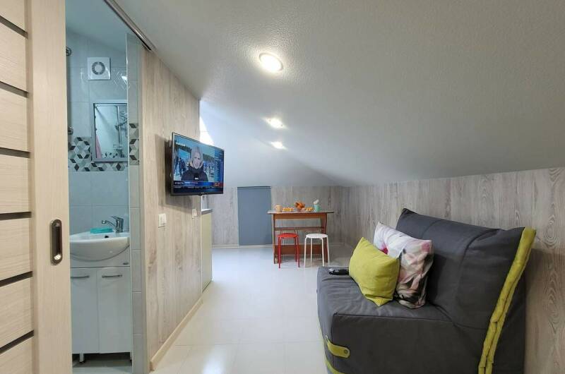 Изображение Изображение квартиры "Уютная мансарда с новой мебелью" #6 #6