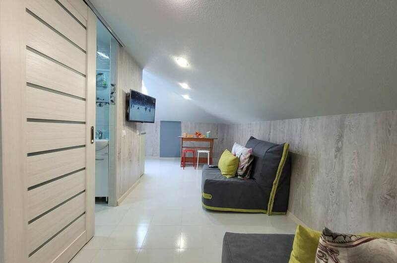 Изображение Изображение квартиры / апартамента "Уютная мансарда с новой мебелью" #10 #8