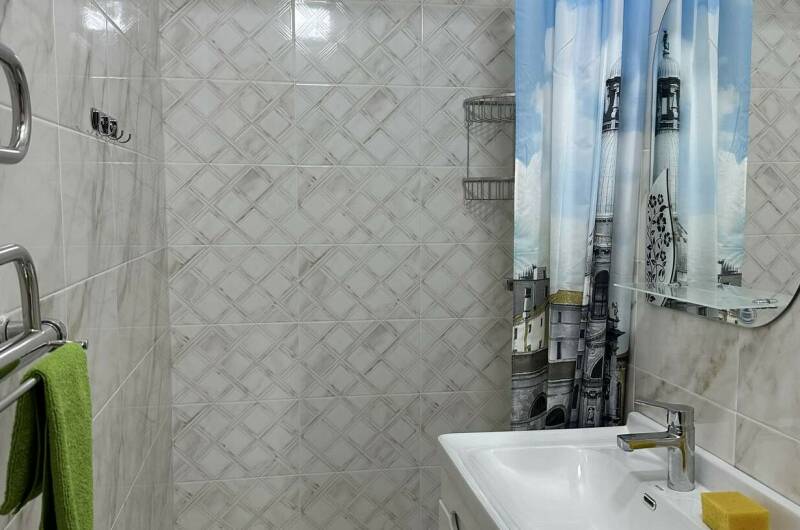 Изображение Изображение квартиры &quot;Трехкомнатные апартаменты на Изумрудной&quot; #2 #2