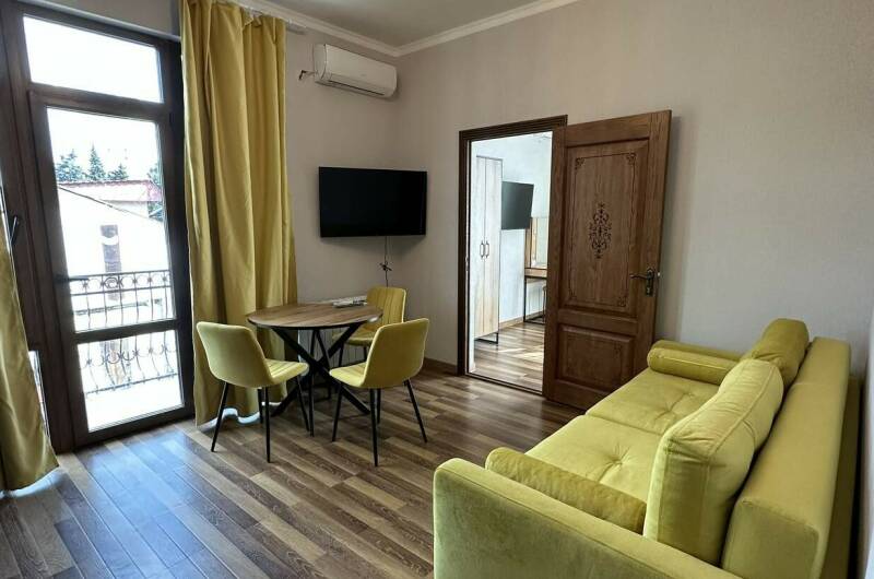 Изображение Изображение квартиры &quot;Трехкомнатные апартаменты на Изумрудной&quot; #5 #5