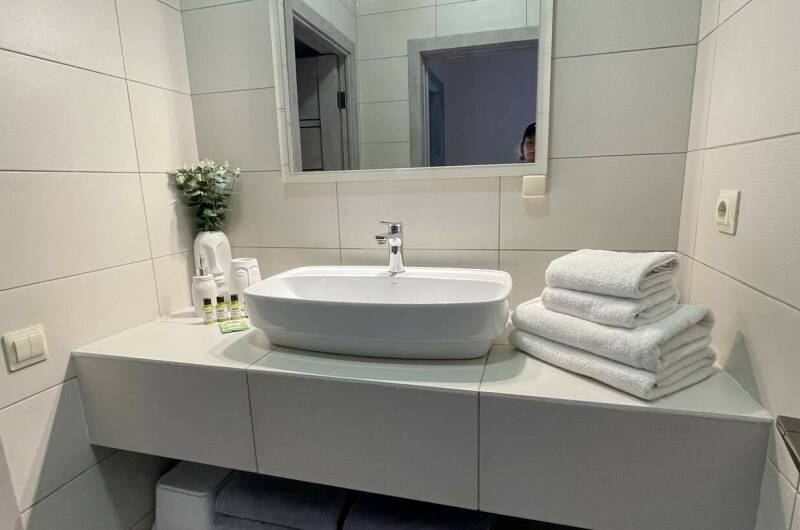 Изображение Изображение квартиры / апартамента "Дом с бассейном и большой террасой" #10 #8