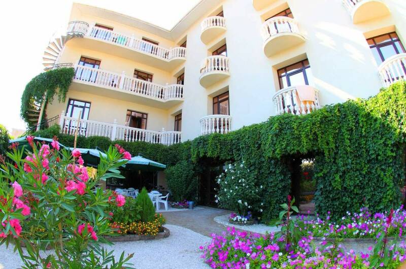 Изображение Изображение отеля / гостиницы "Вилла «Феллини»" #10 #8