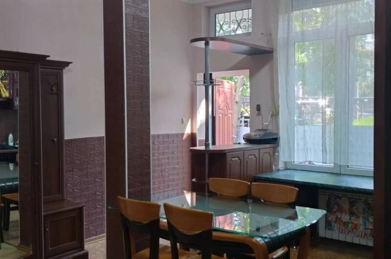 Изображение Изображение квартиры &quot;Трёхкомнатная квартира со своим двором&quot; #1 #1