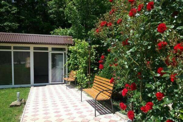 Изображение Изображение отеля / гостиницы "Гостевой дом «Ореховая роща»" #10 #8