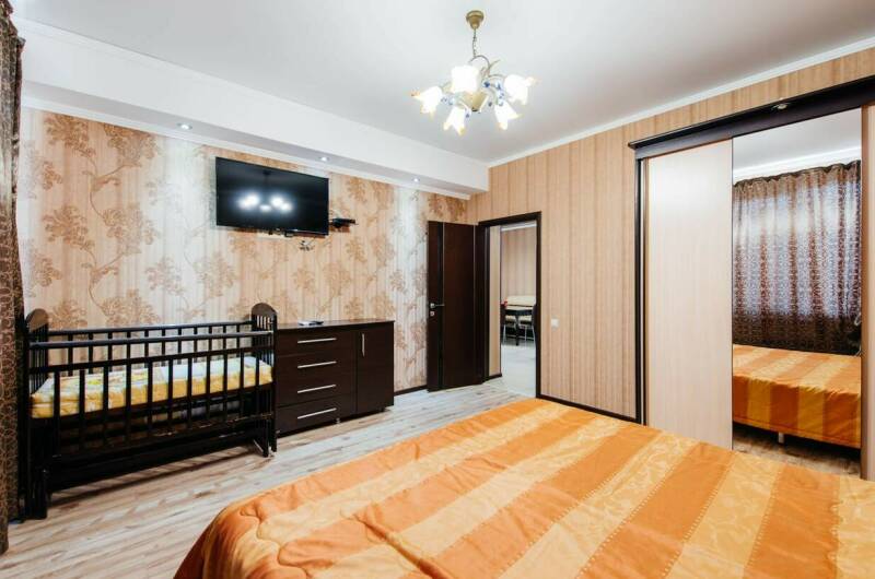 Изображение Изображение квартиры / апартамента "Коттедж в центре для семьи или 6−8 человек" #10 #8