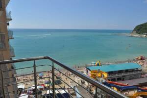 Апартаменты в комплексе «Дом у моря»