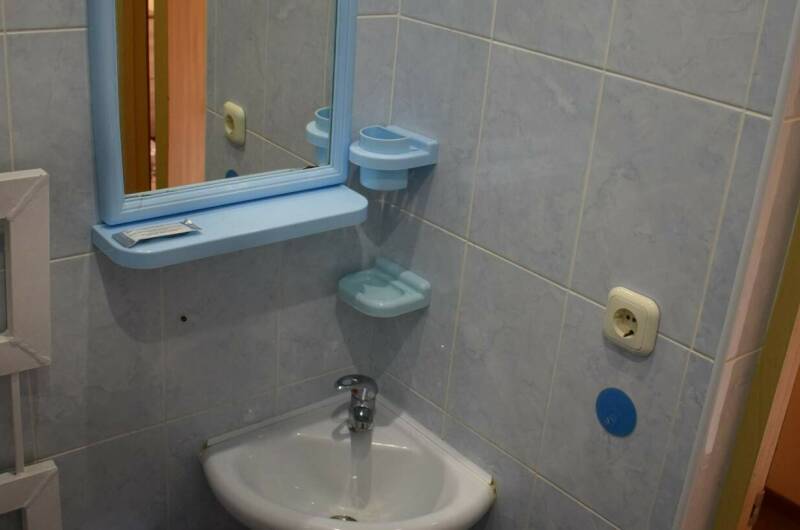 Изображение Изображение квартиры "Уютный домик под ключ с кухней и двориком" #4 #4