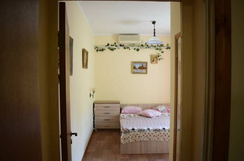 Изображение Изображение квартиры / апартамента "Уютный домик под ключ с кухней и двориком" #10 #8