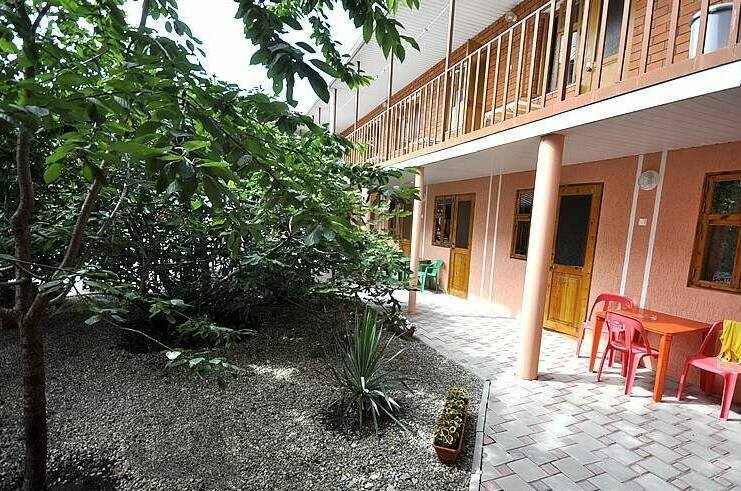 Изображение Изображение отеля / гостиницы "Гостевой дом на Черноморской 8" #10 #8