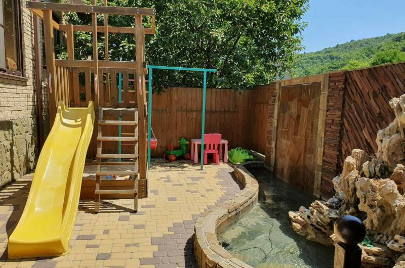 Изображение Изображение гостиницы "Гостевой дом «Замок на Земляничной»" #2 #2