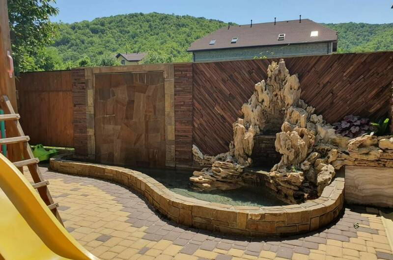 Изображение Изображение отеля / гостиницы "Гостевой дом «Замок на Земляничной»" #10 #8