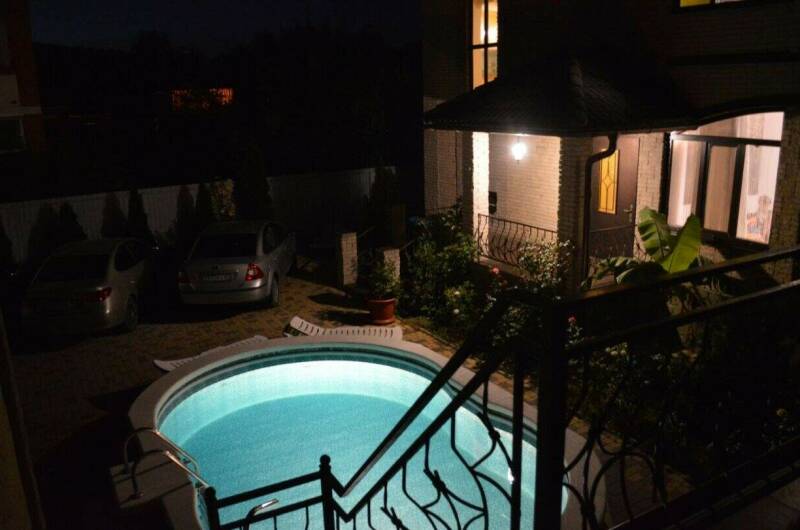 Изображение Изображение отеля / гостиницы "Гостевой дом «Замок на Земляничной»" #11 #9