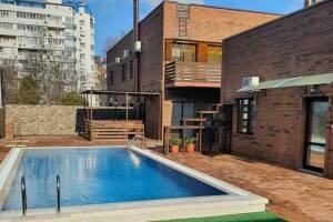 Изображение квартиры / апартамента "Коттедж «Pinnavilla» в центре с большим бассейном"