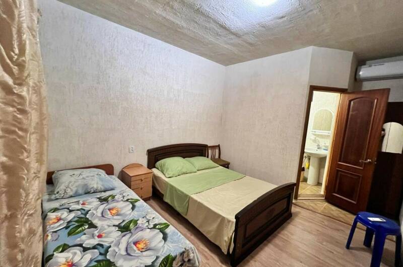 Изображение Изображение отеля / гостиницы "Гостевой дом «Морской бриз у Артура»" #11 #9