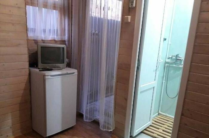 Изображение Изображение квартиры / апартамента "Двухкомнатный деревянный домик с кухней" #10 #8